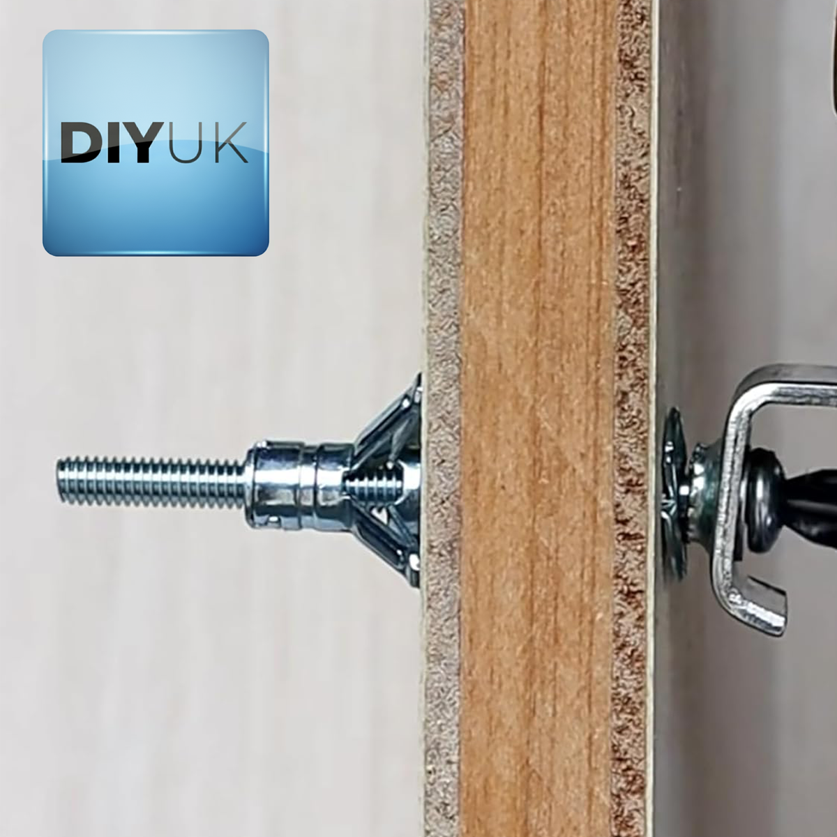Heavy-Duty Metal Cavity Wall Fixings & Molly Bolts for Plasterboard