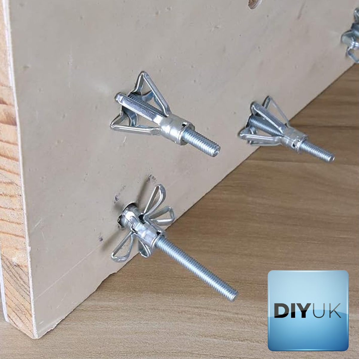Heavy-Duty Metal Cavity Wall Fixings & Molly Bolts for Plasterboard
