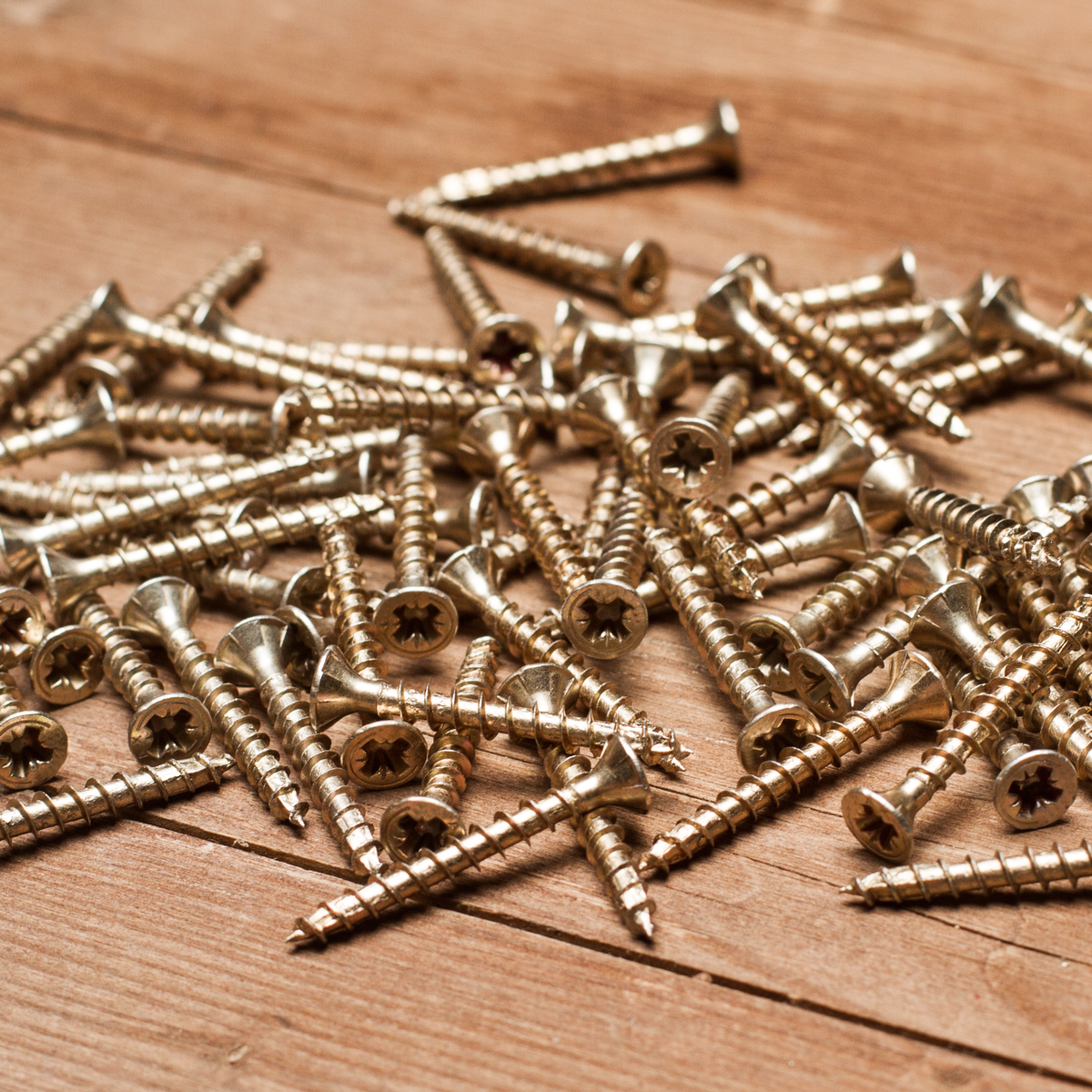 Multi-Purpose Wood Screws Yellow Zinc Passivated (YZP) - Pozi Head Countersunk - High Performance Outdoor Decking, Fencing & Timber Fixings - Rust Resistant - Assorted Sizes (Pack of 20, 100, 200, 500) - DIYUK